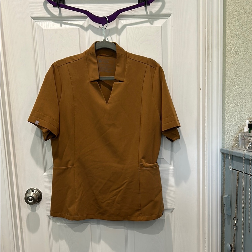 FIGS Inala Slim Fit Scrub Top Medium
